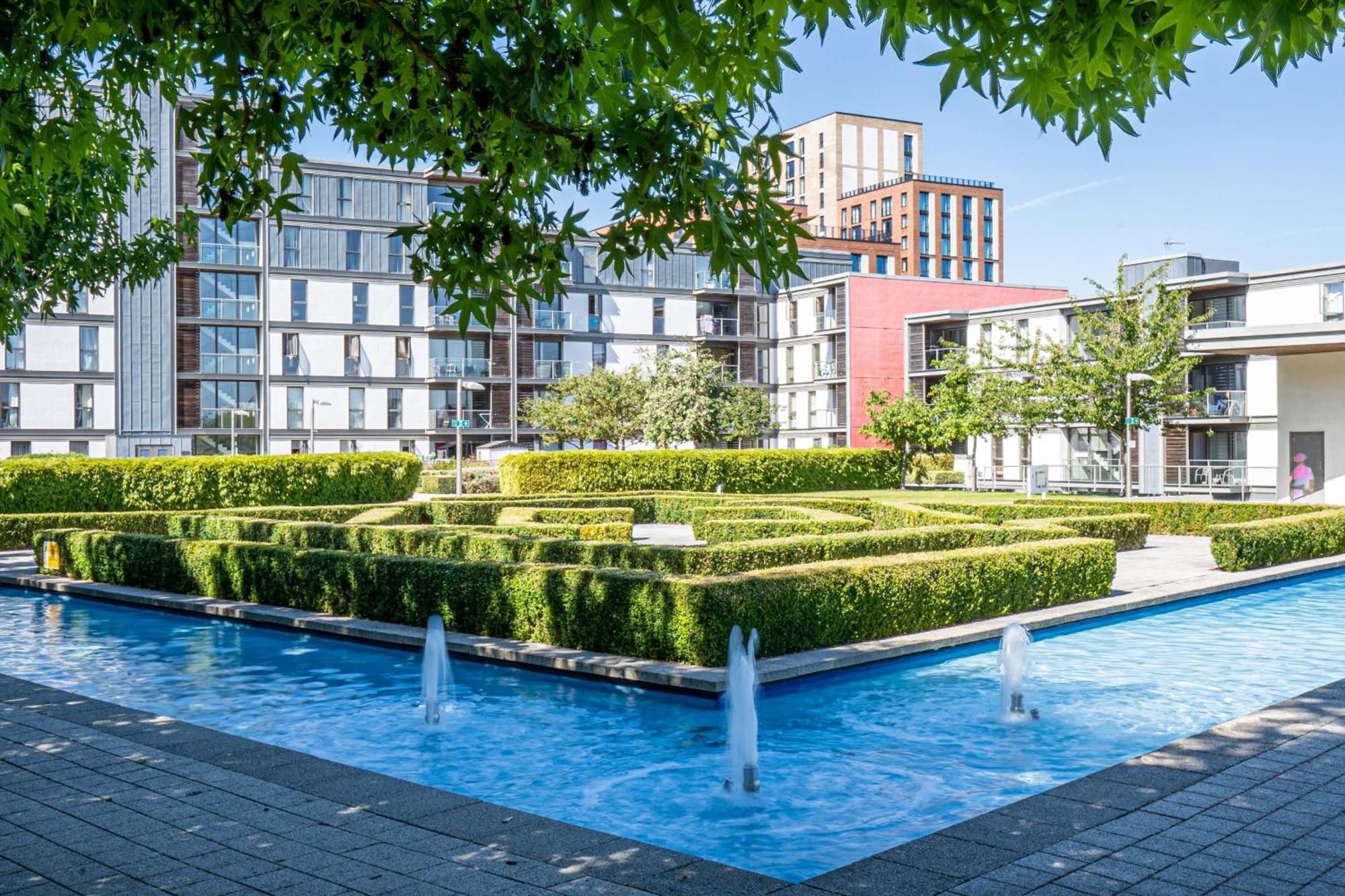 Cotels At Vizion Serviced Apartments, Superfast Broadband, Central Location, Free Parking, Fully Equipped Kitchen Milton Keynes Bagian luar foto
