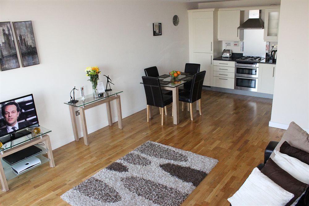 Cotels At Vizion Serviced Apartments, Superfast Broadband, Central Location, Free Parking, Fully Equipped Kitchen Milton Keynes Bagian luar foto