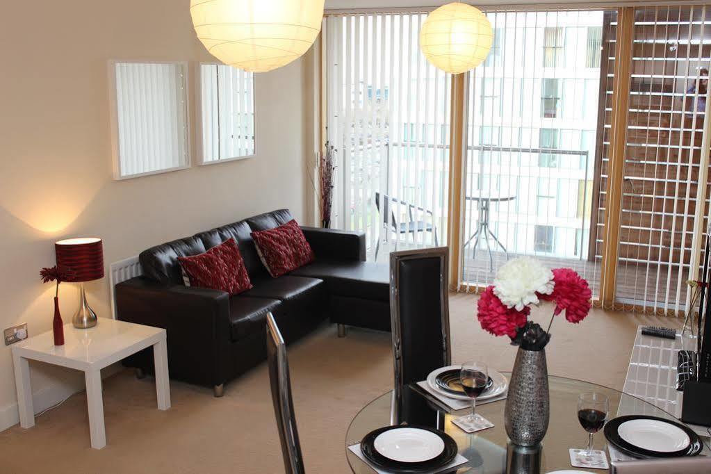 Cotels At Vizion Serviced Apartments, Superfast Broadband, Central Location, Free Parking, Fully Equipped Kitchen Milton Keynes Bagian luar foto